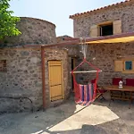 το παλιό αγγειοπλαστείο Tatil Evi