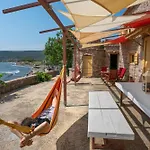 το παλιό αγγειοπλαστείο Tatil Evi Mesokhórion