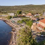 το παλιό αγγειοπλαστείο Tatil Evi Mesokhórion