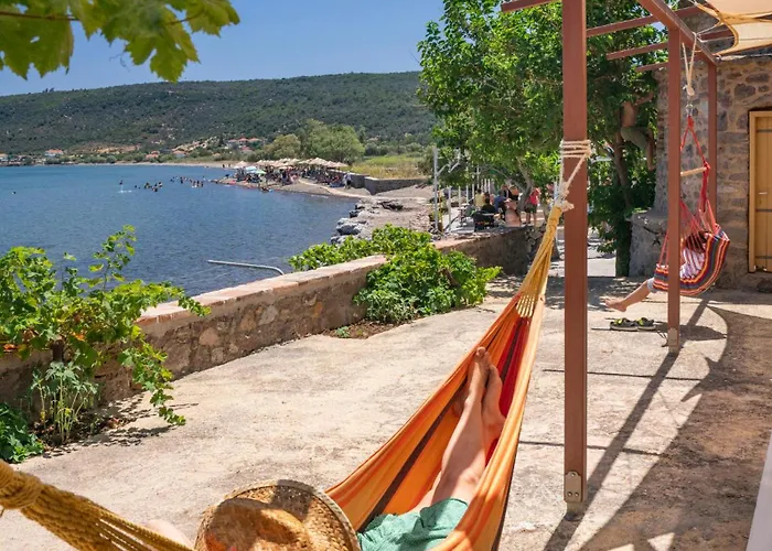 το παλιό αγγειοπλαστείο *